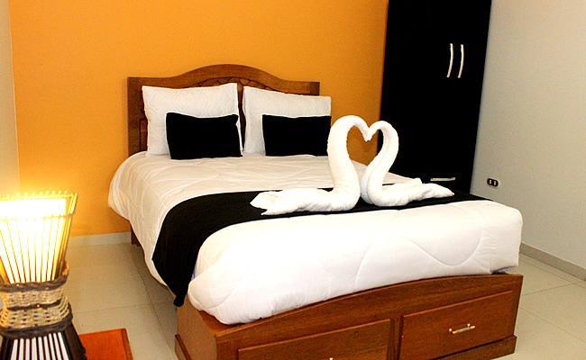 Hostal Universal Huaraz Екстер'єр фото